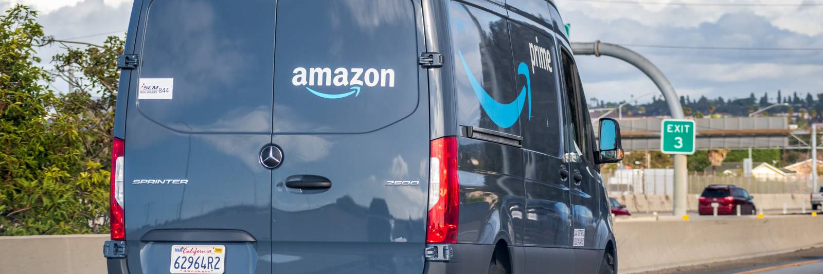 Senators Question The Privacy Of Cameras In Amazon Delivery Vans