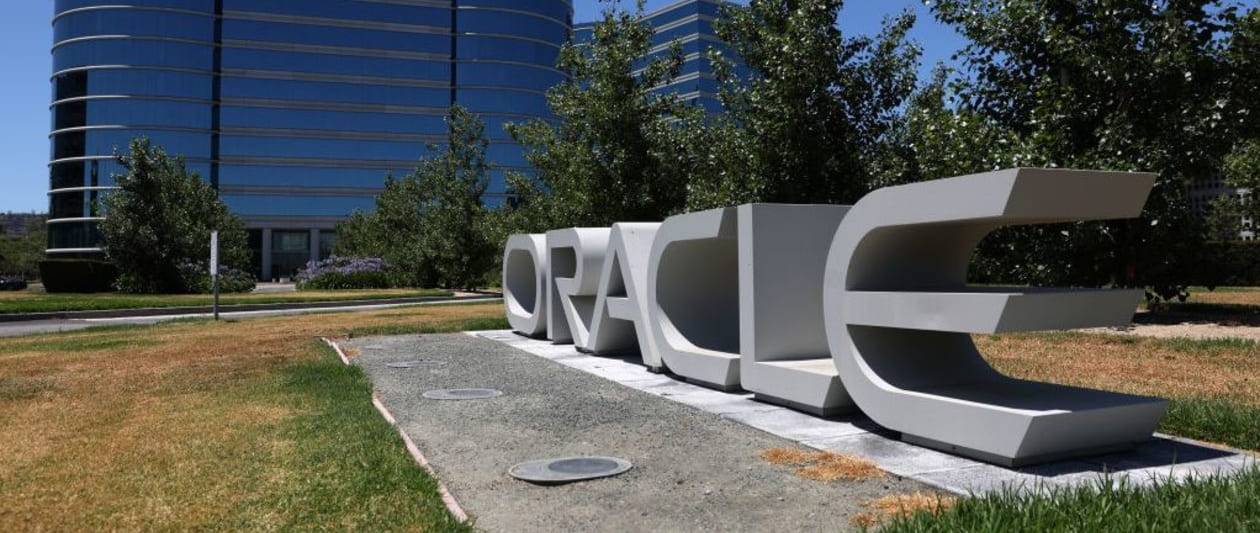 oracle's massive advertising database operates without user consent, lawsuit claims